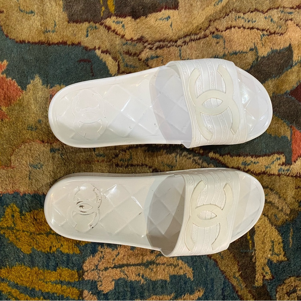 Authentic Chanel Pool Slide Gem
